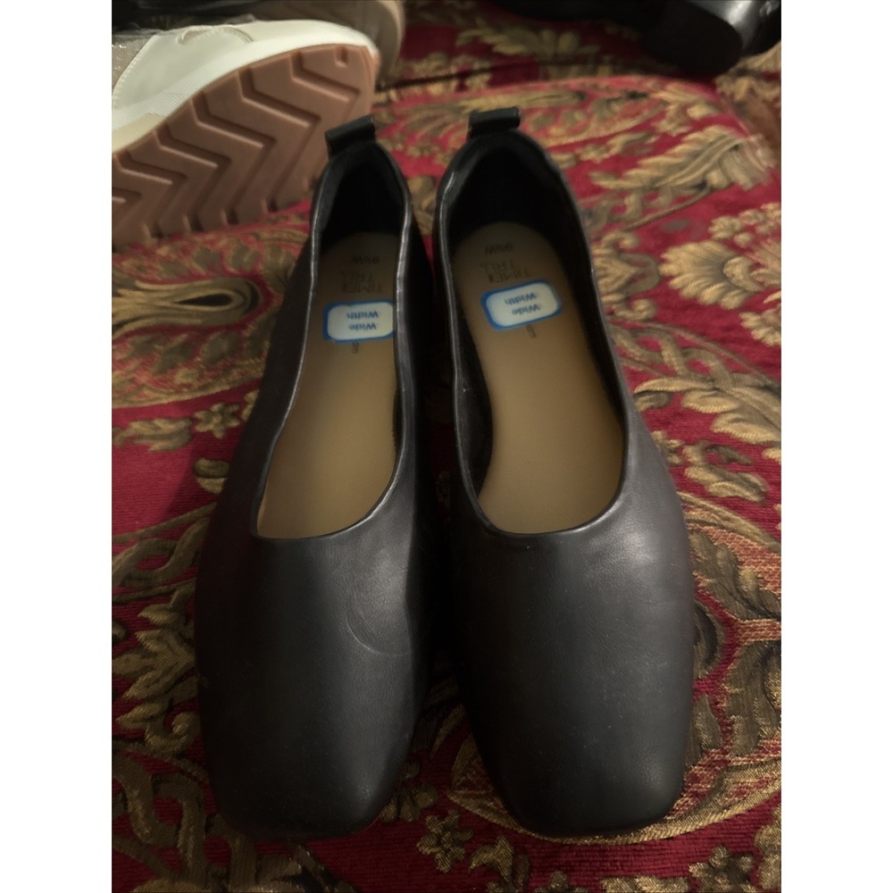 Time and True Shoes Womens 9.5 Wide Flats Memory Foam Casual Comfort